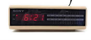 7. Sony Dream Machine Fm/am Digital Alarm Clock Radio Tan Vintage Retro