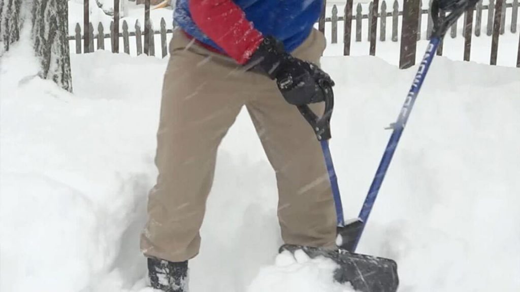 10 Best Portable Snow Shovels in 2025 Reviews
